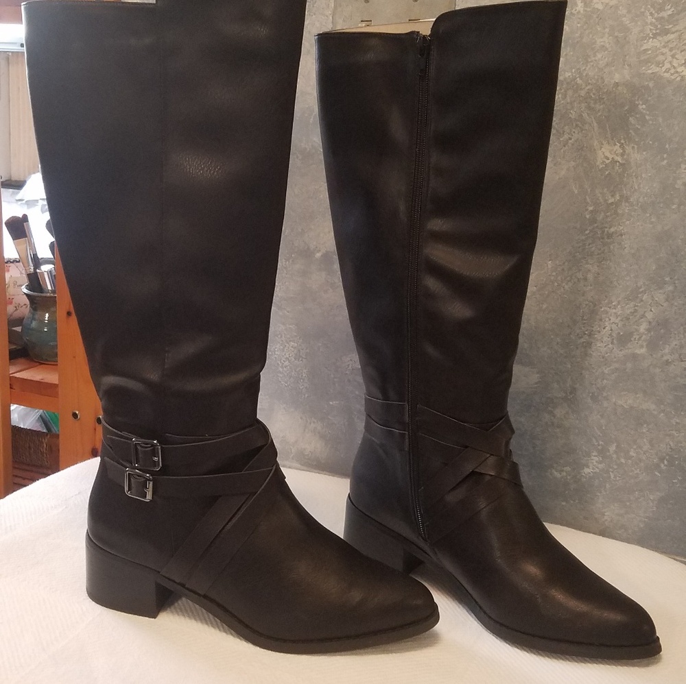 MIA BOOTS NEW!